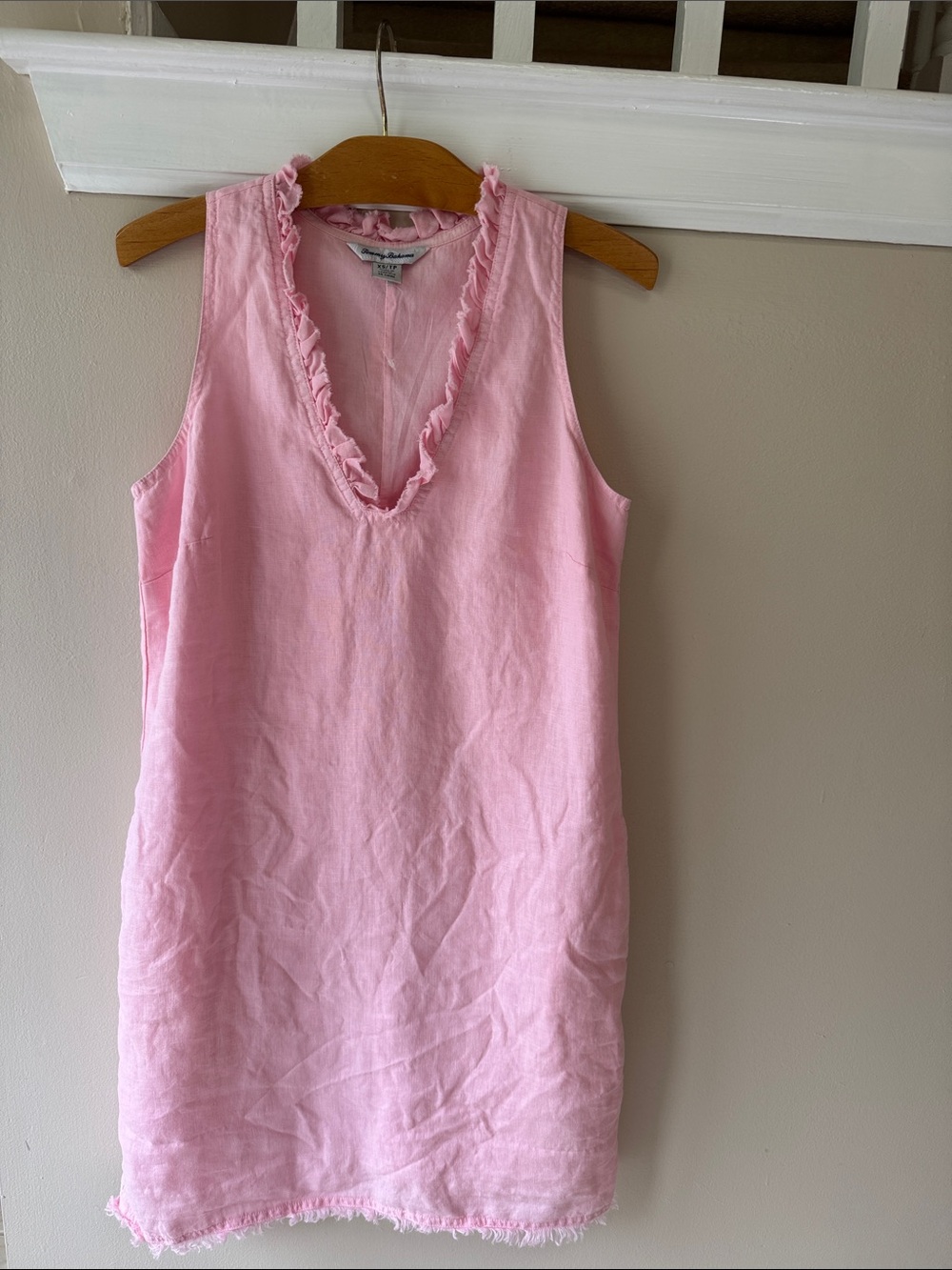 Tommy Bahama Sleeveless Pink Ruffle V-Neck Shift Dress w/2 side pockets